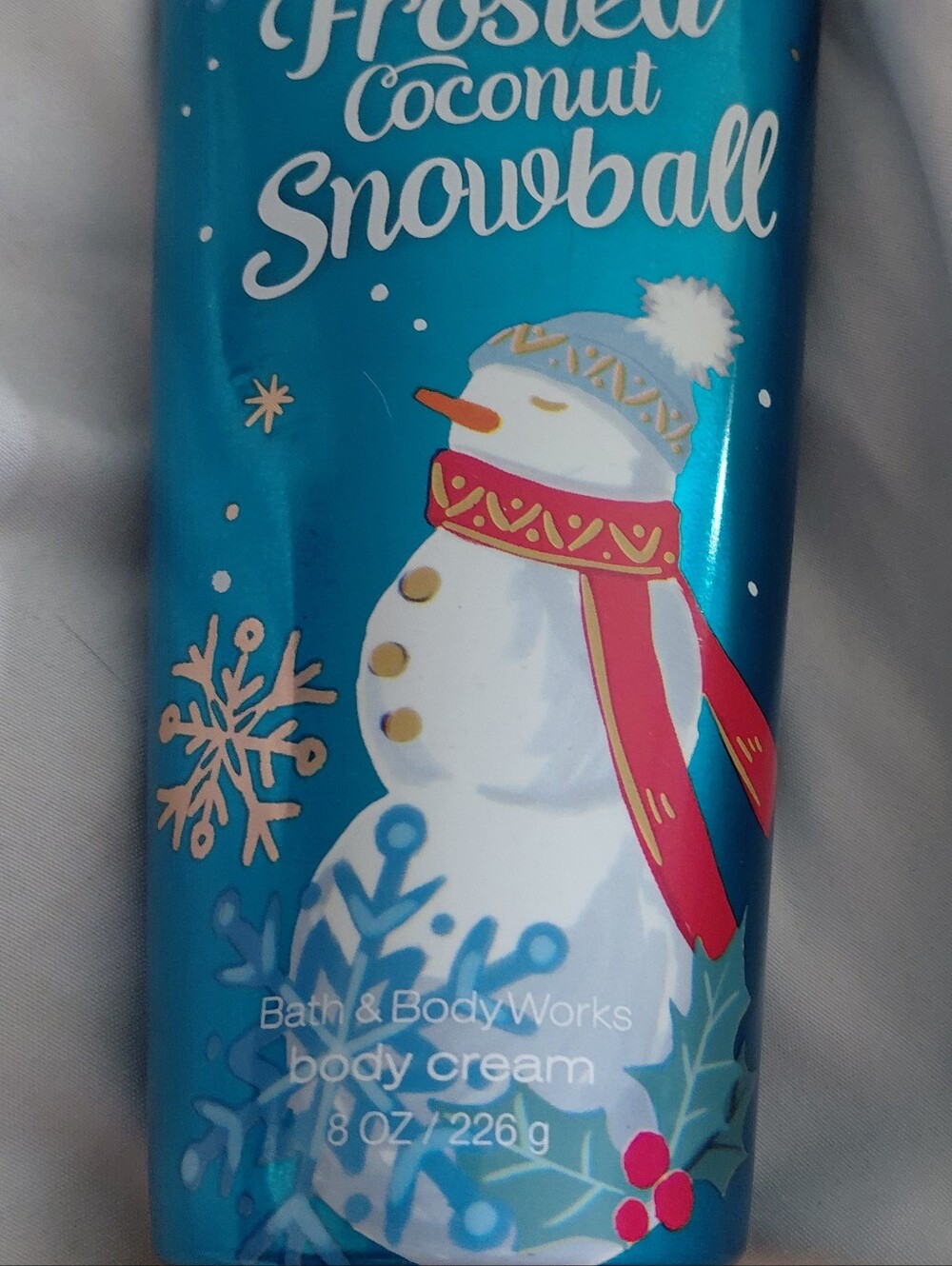 Bath & Body Works Frosted Coconut Snowball Body Cream - Blue & Red Accents